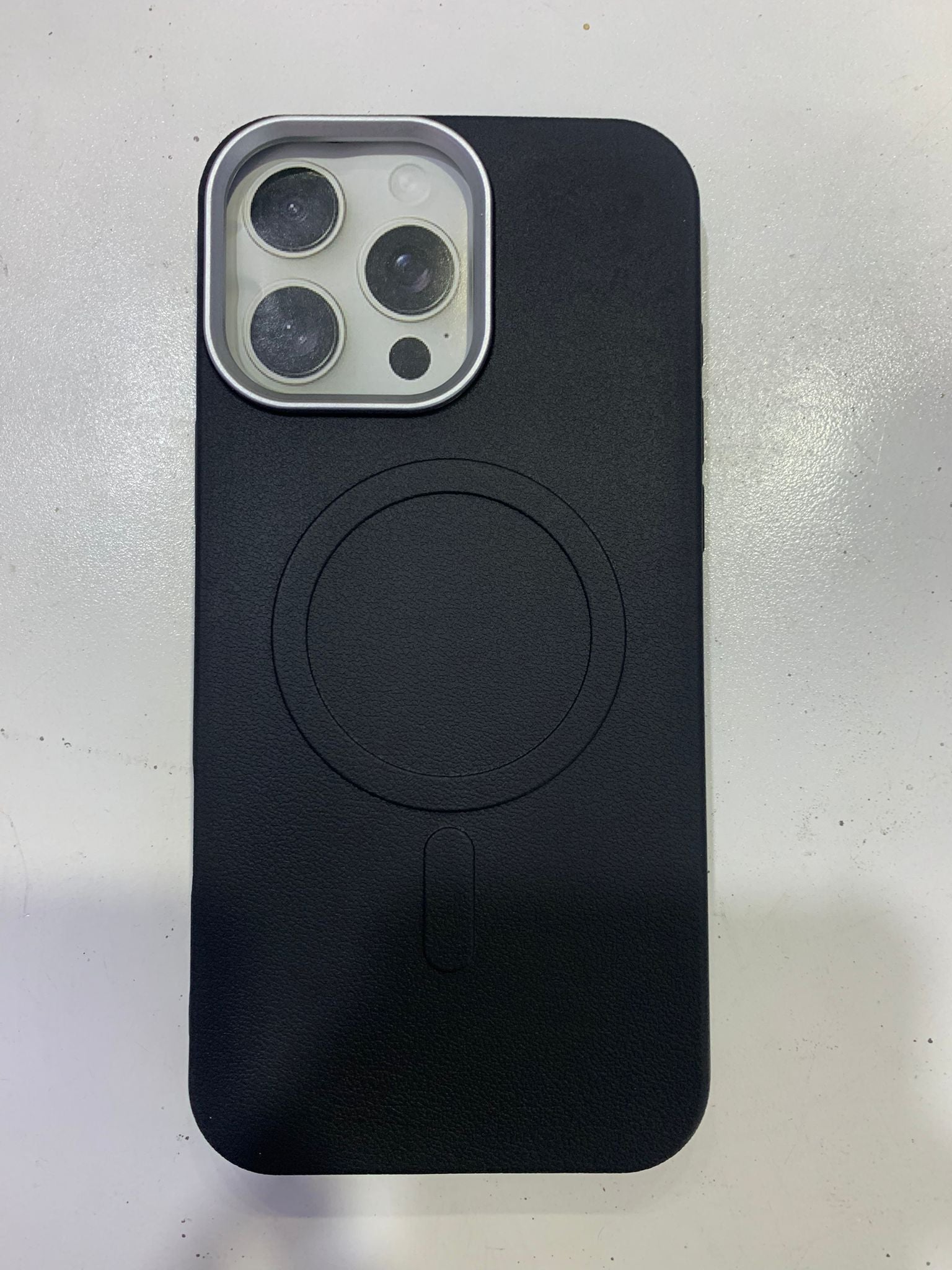 Iphone 16 PRO case - black