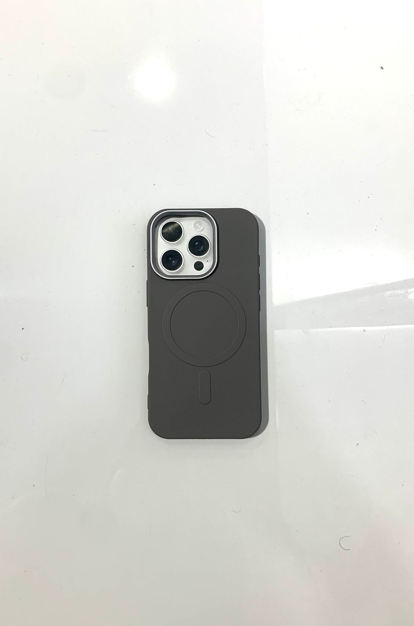 Iphone 16 PRO case - grey